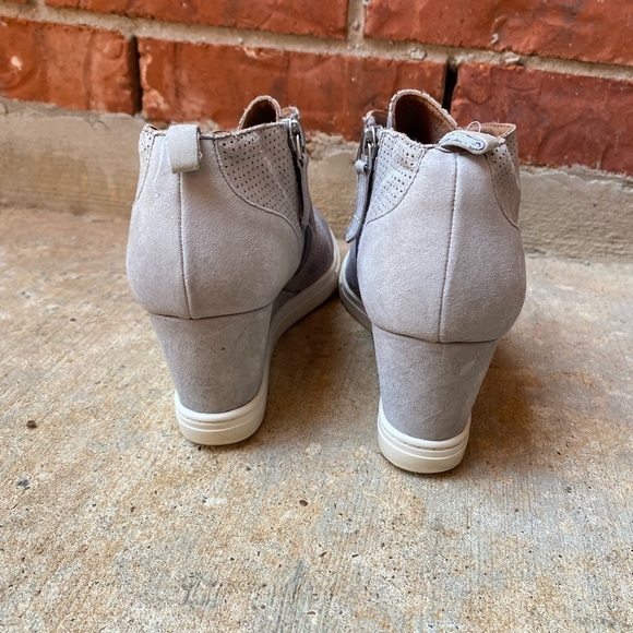 Linea Paolo Womens 9 Gray Ankle Boots Booties Wedge Sneakers - Picture 6 of 10